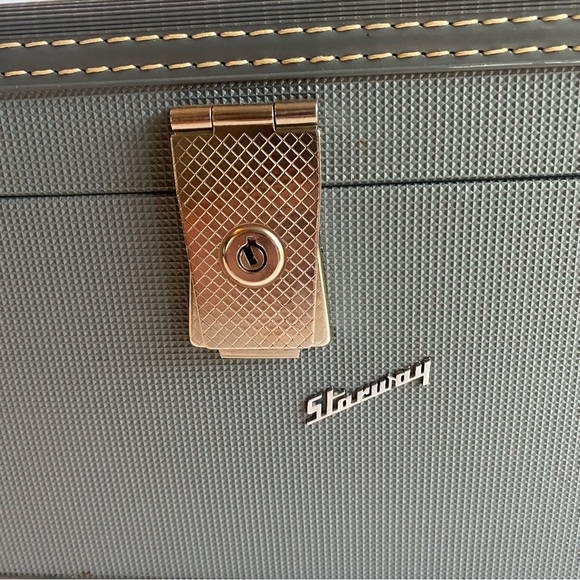 Vintage Starway Grey Hard Suitcase Luggage - Picture 3 of 7